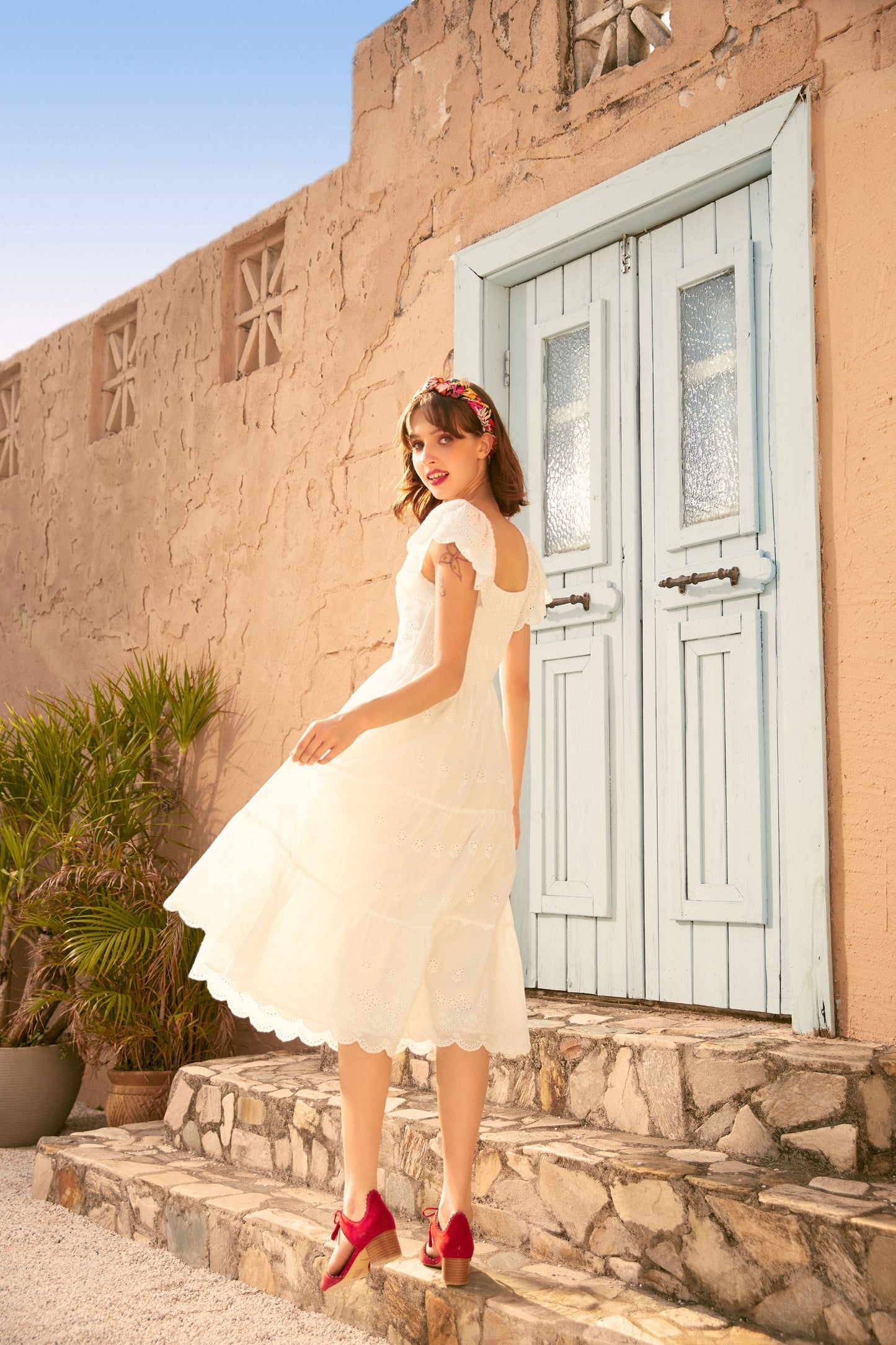 Sweetheart Soirée Twist-Front Midi Dress